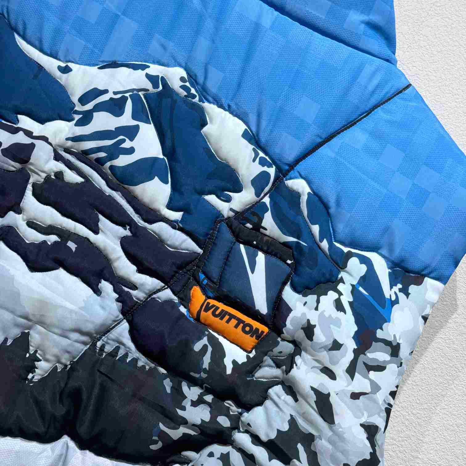 Louis Vuitton Sleeveless Quilted Vest - DopestKickz