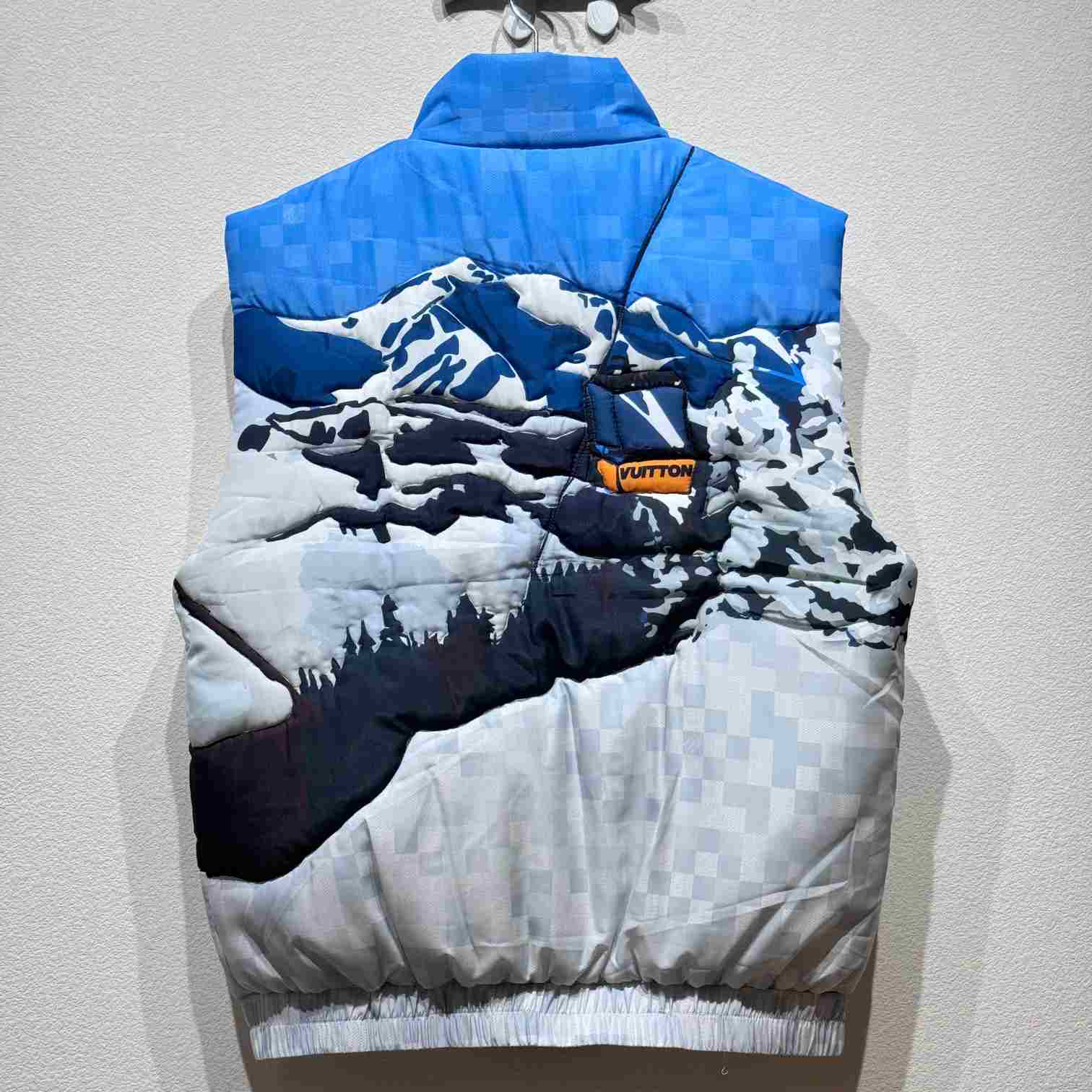 Louis Vuitton Sleeveless Quilted Vest - DopestKickz