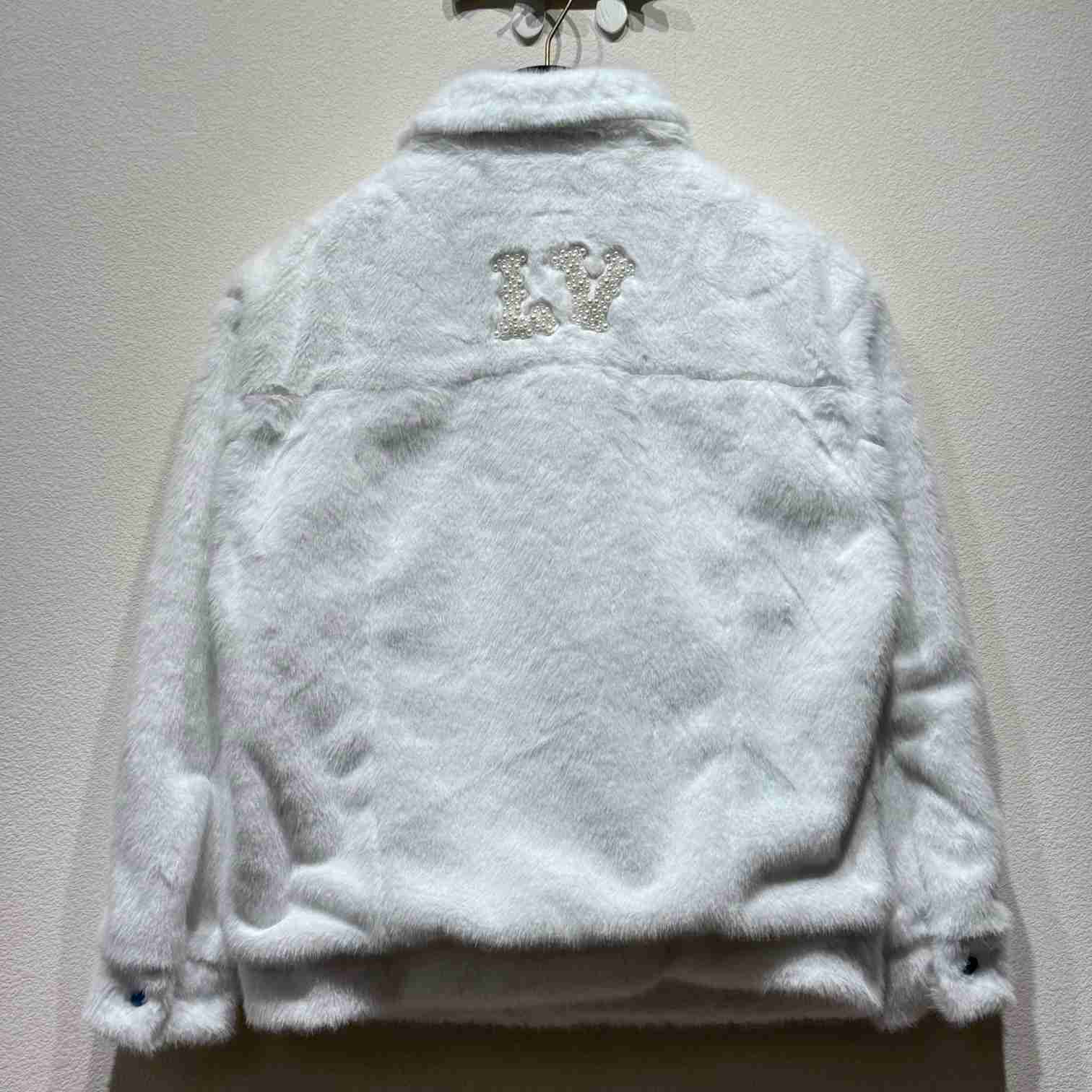 Louis Vuitton Mink Trucker Jacket  1AFXB7 - DopestKickz