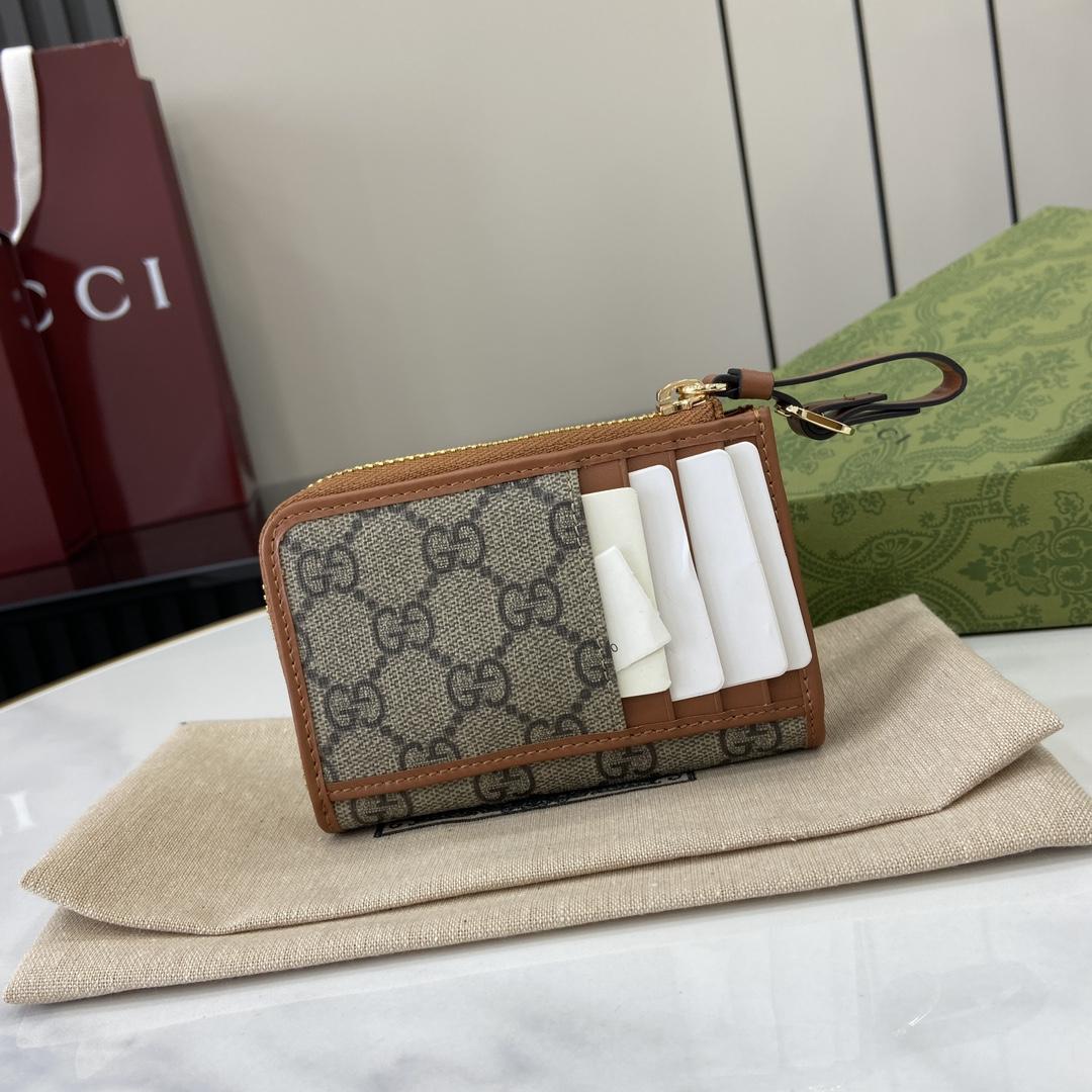 Gucci GG Emblem Zip Card Case - DopestKickz