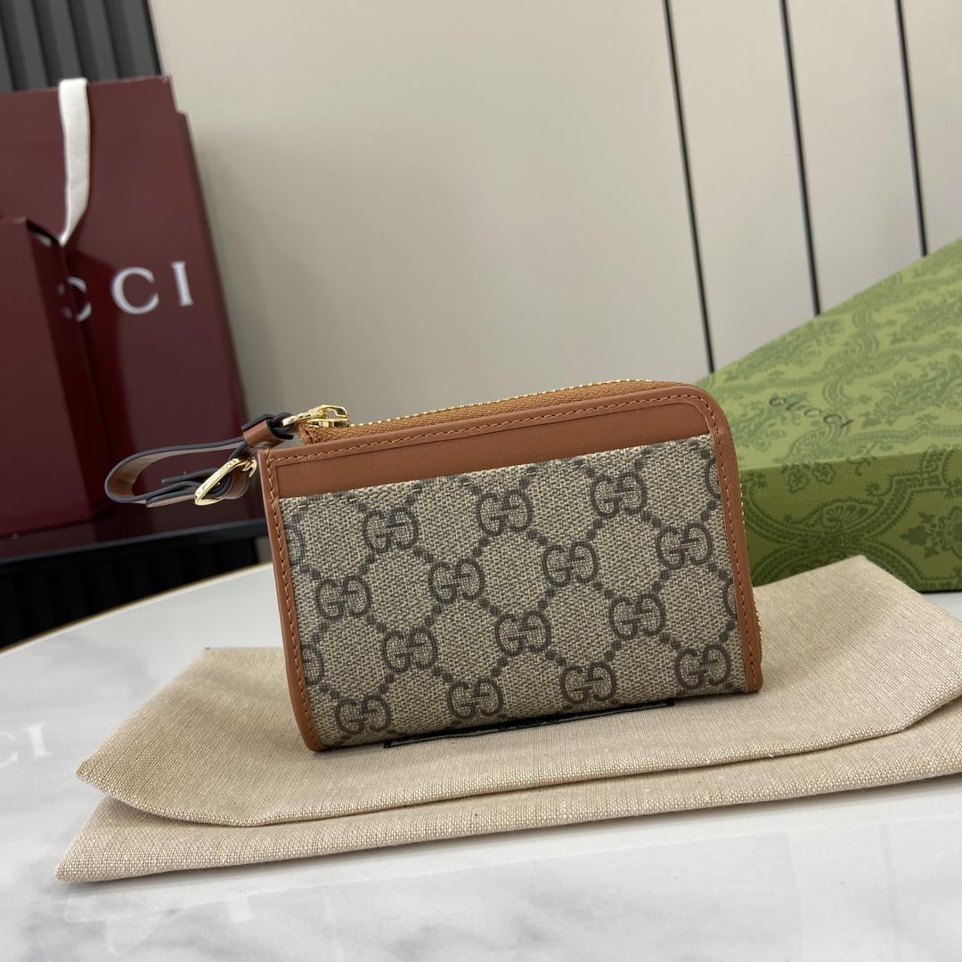 Gucci GG Emblem Zip Card Case - DopestKickz