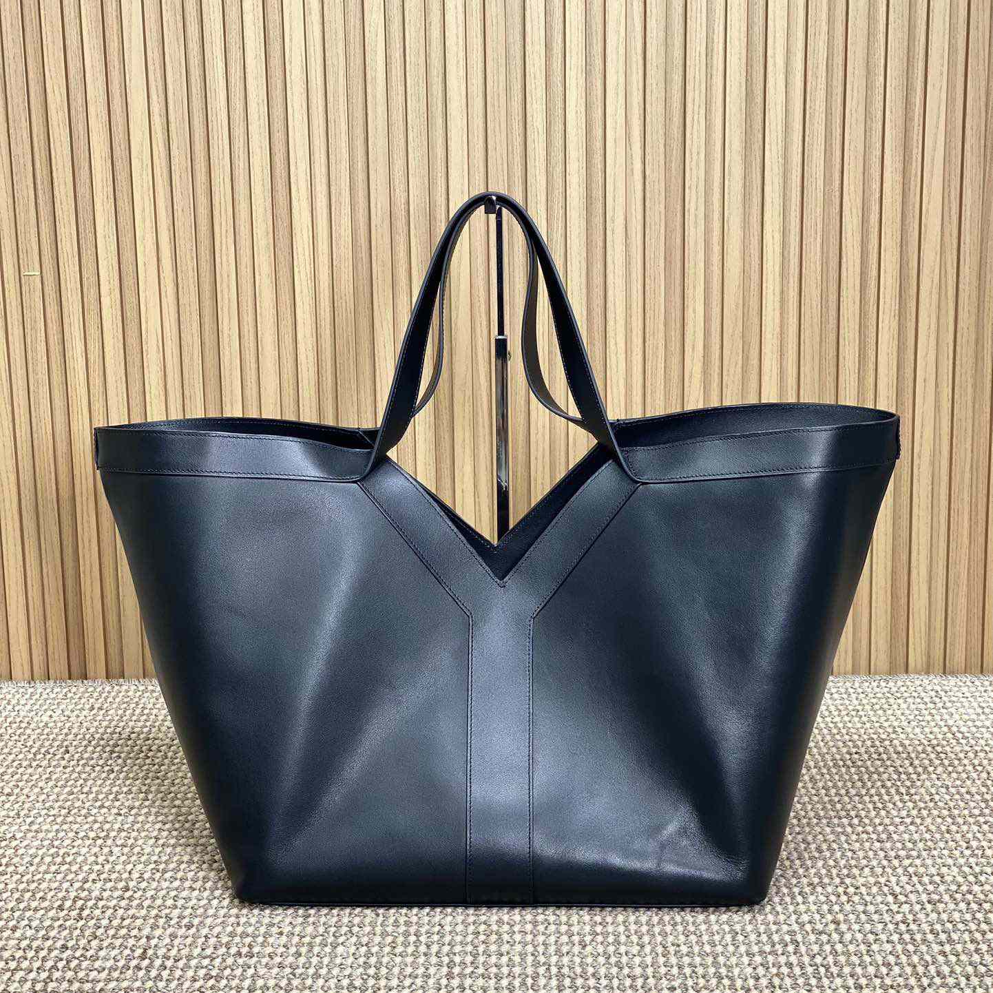 Saint Laurent Y Tote In Leather - DopestKickz
