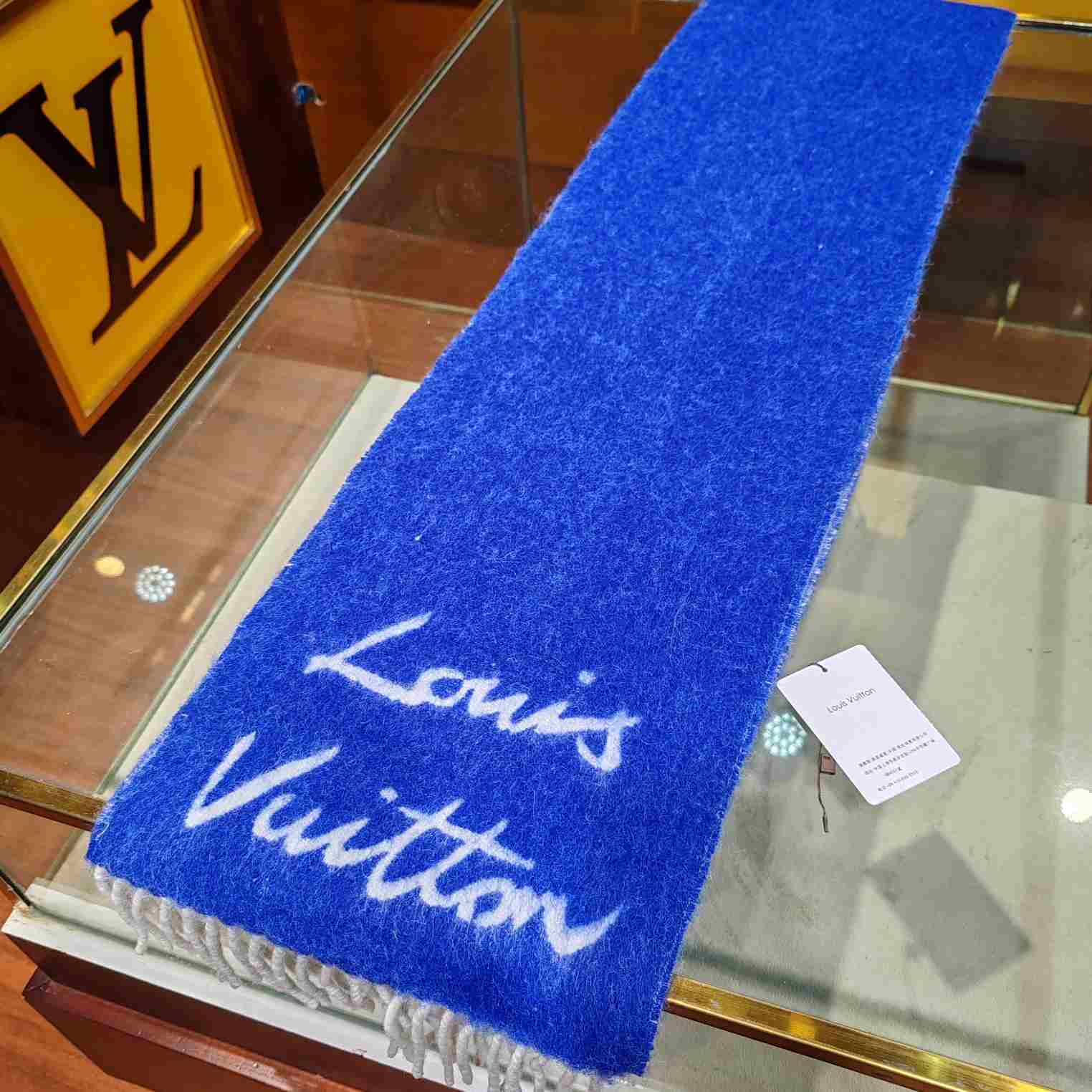 Louis Vuitton Fluffygram Scarf  M93339 - DopestKickz