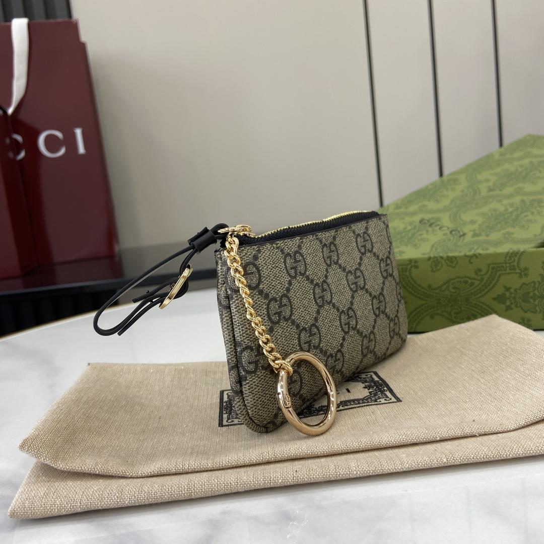 Gucci GG Emblem Key Case - DopestKickz