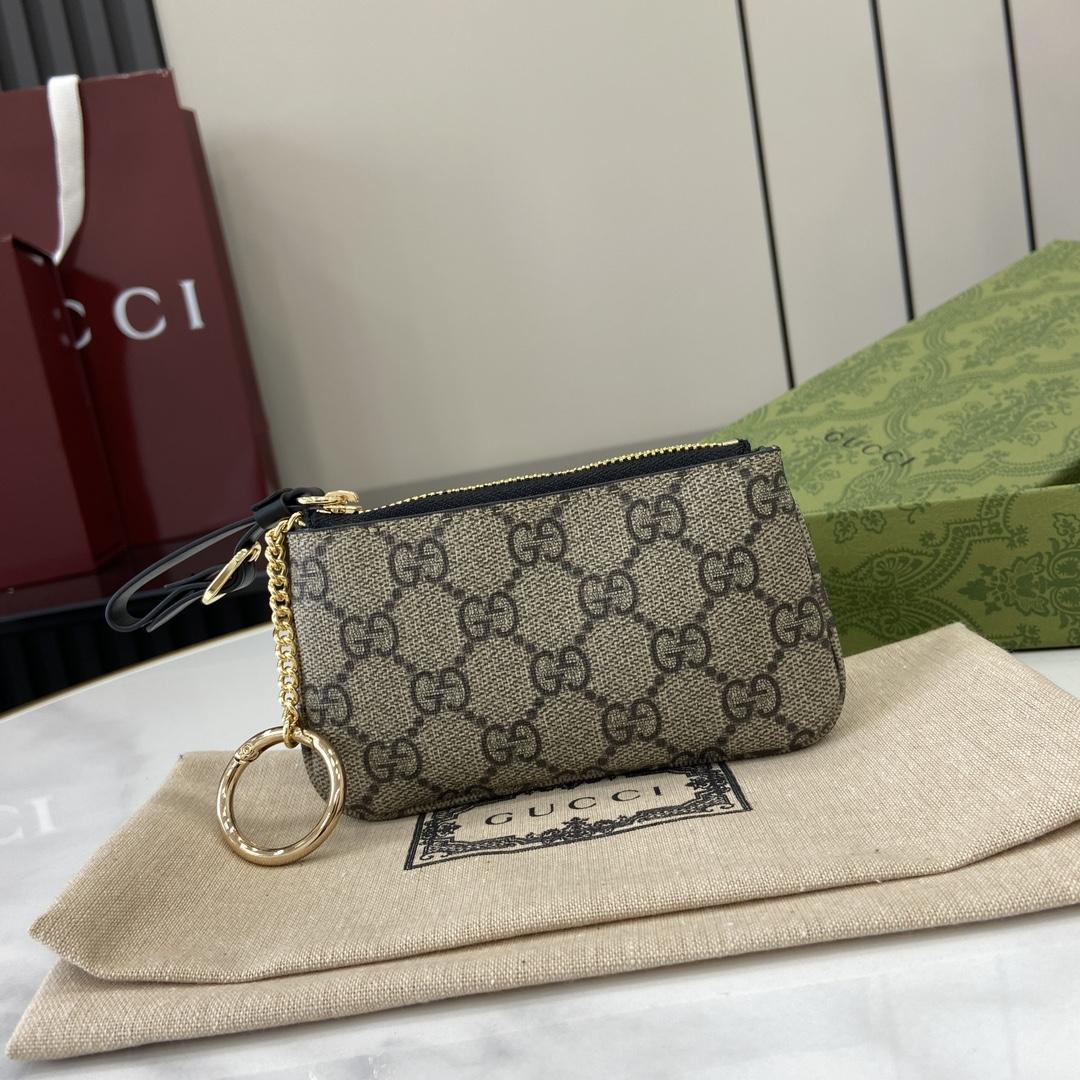 Gucci GG Emblem Key Case - DopestKickz