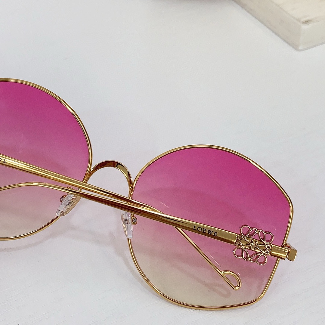 Loewe LW40109U Sunglasses  - DopestKickz