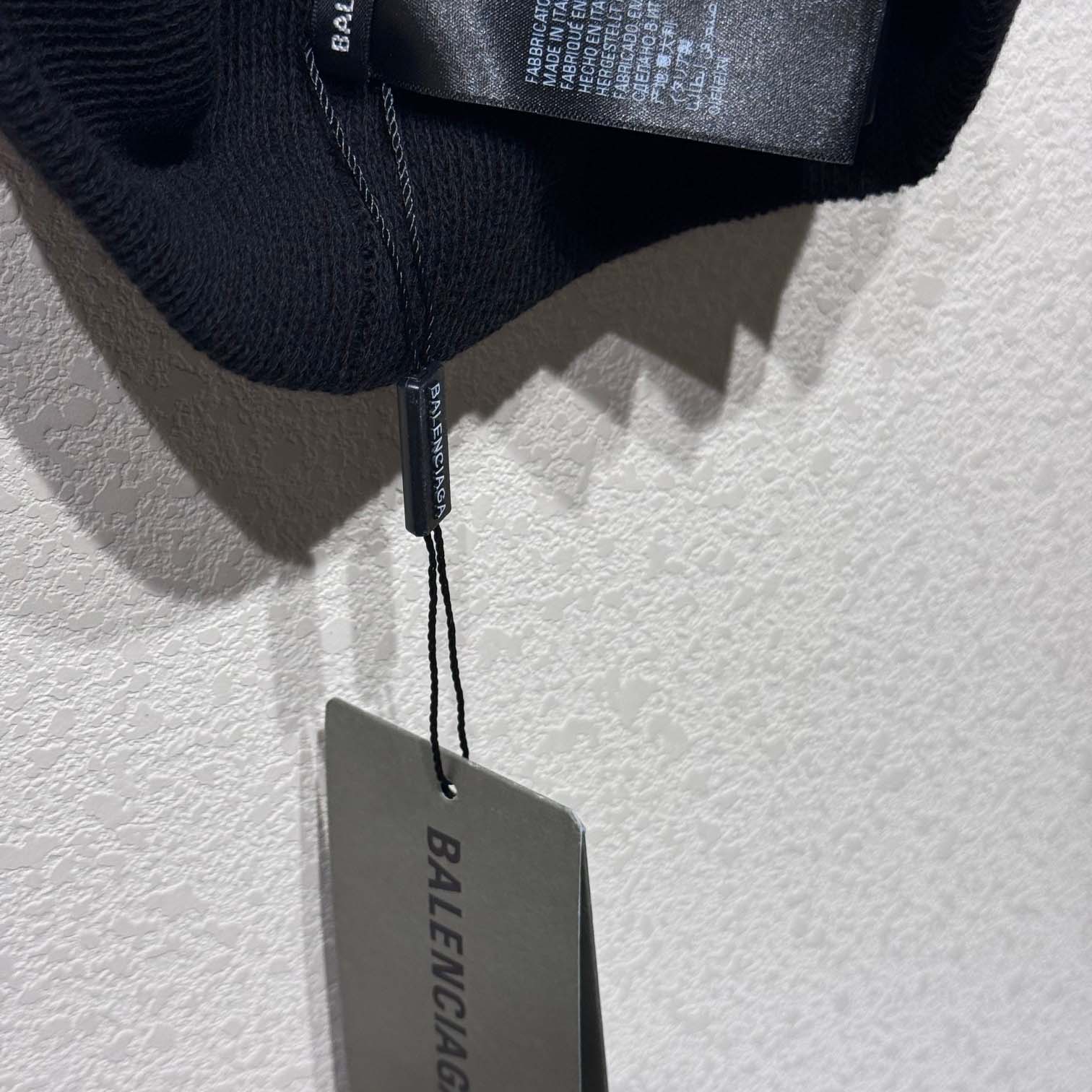Balenciag Beanie  - DopestKickz