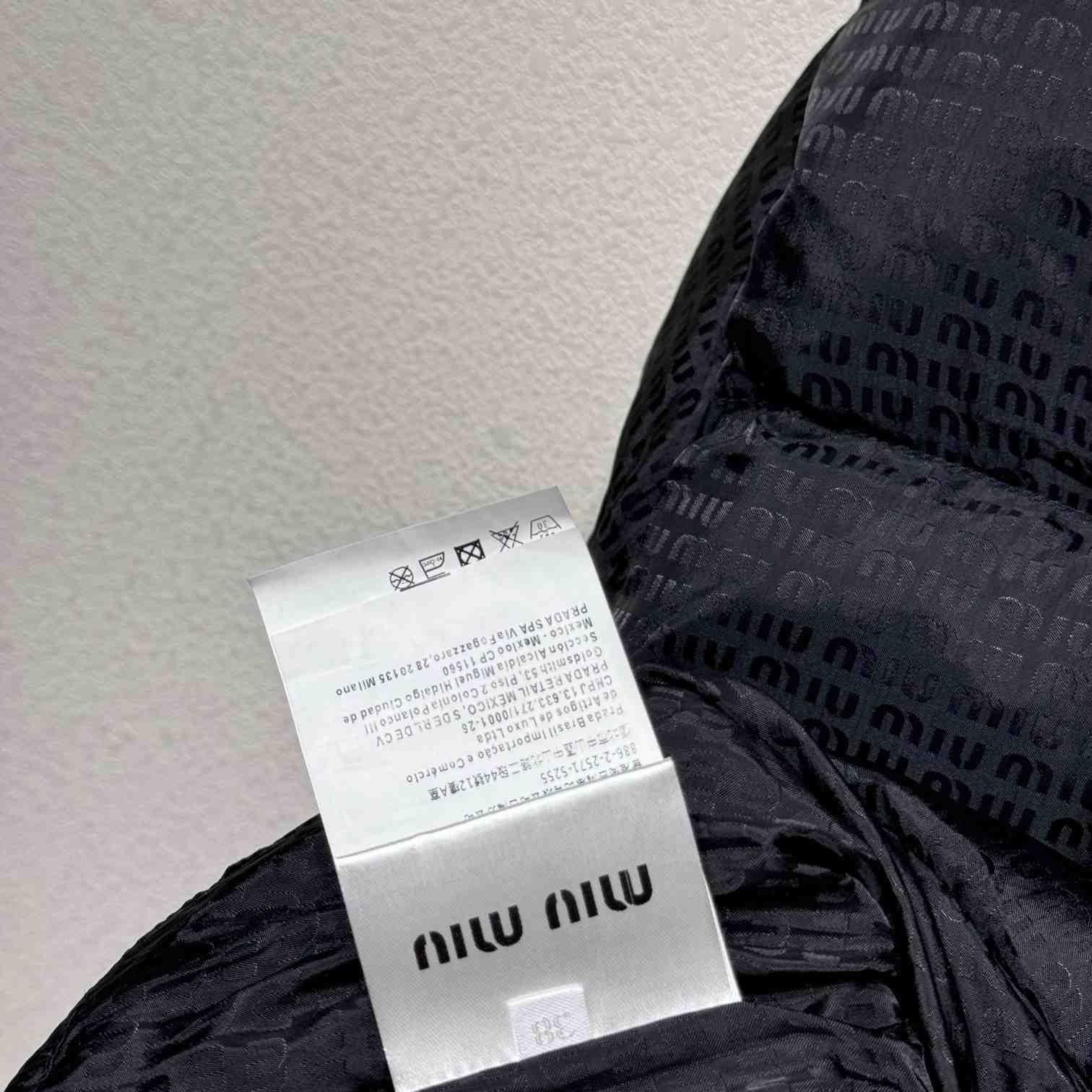 Miu Miu logo-appliqué puffer jacket  - DopestKickz