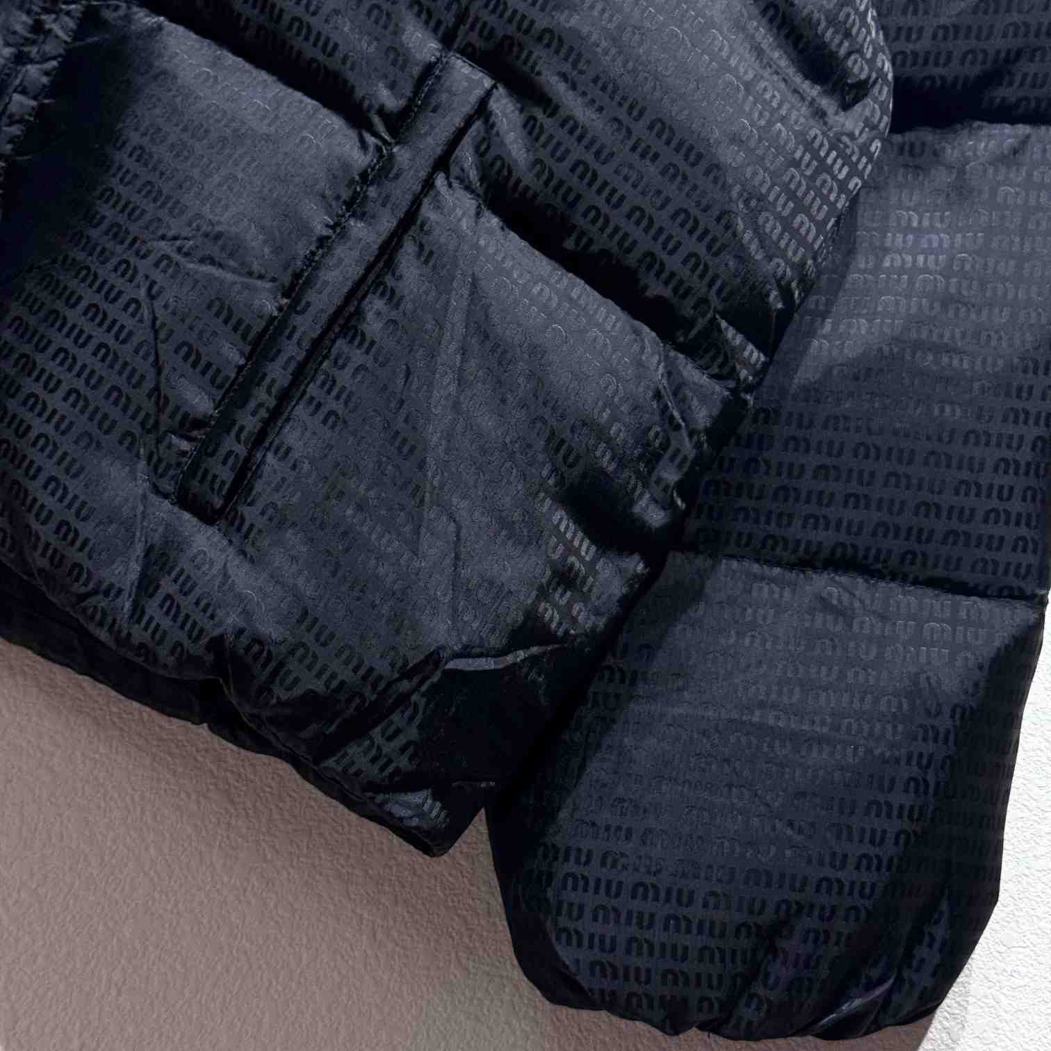 Miu Miu logo-appliqué puffer jacket  - DopestKickz