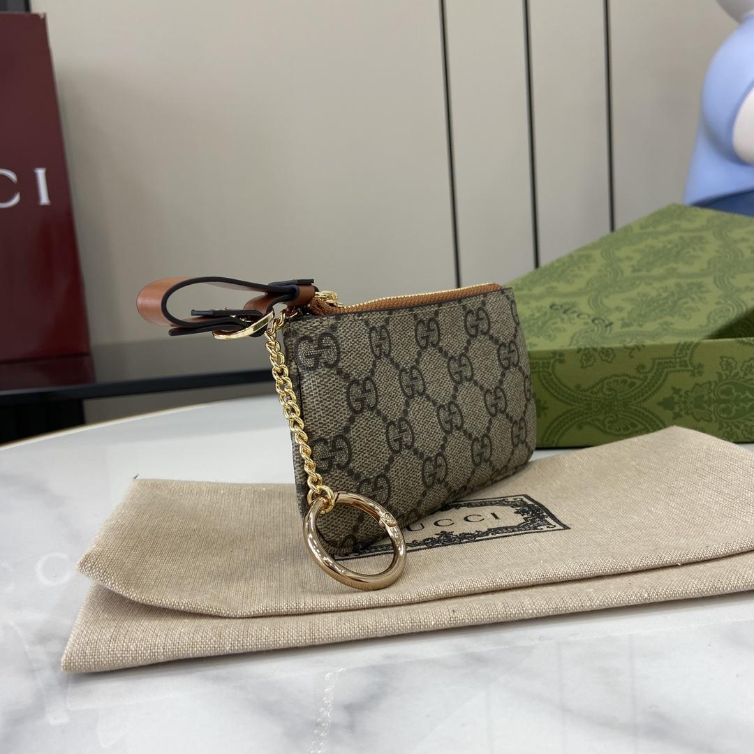Gucci GG Emblem Key Case - DopestKickz