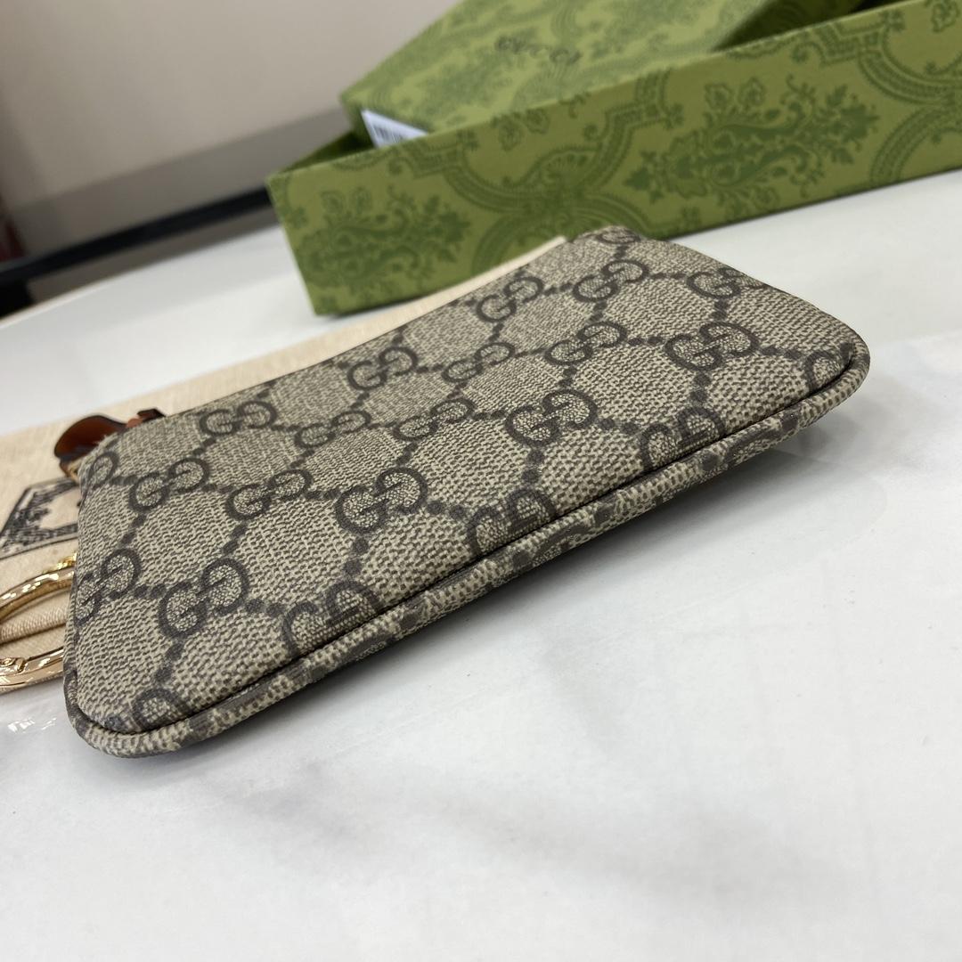 Gucci GG Emblem Key Case - DopestKickz