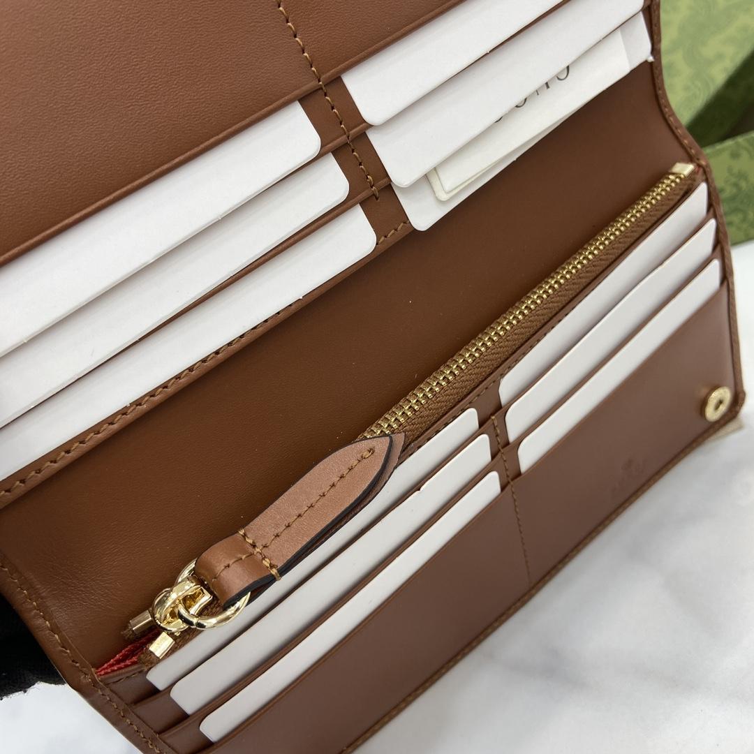 Gucci GG Emblem Continental Wallet - DopestKickz