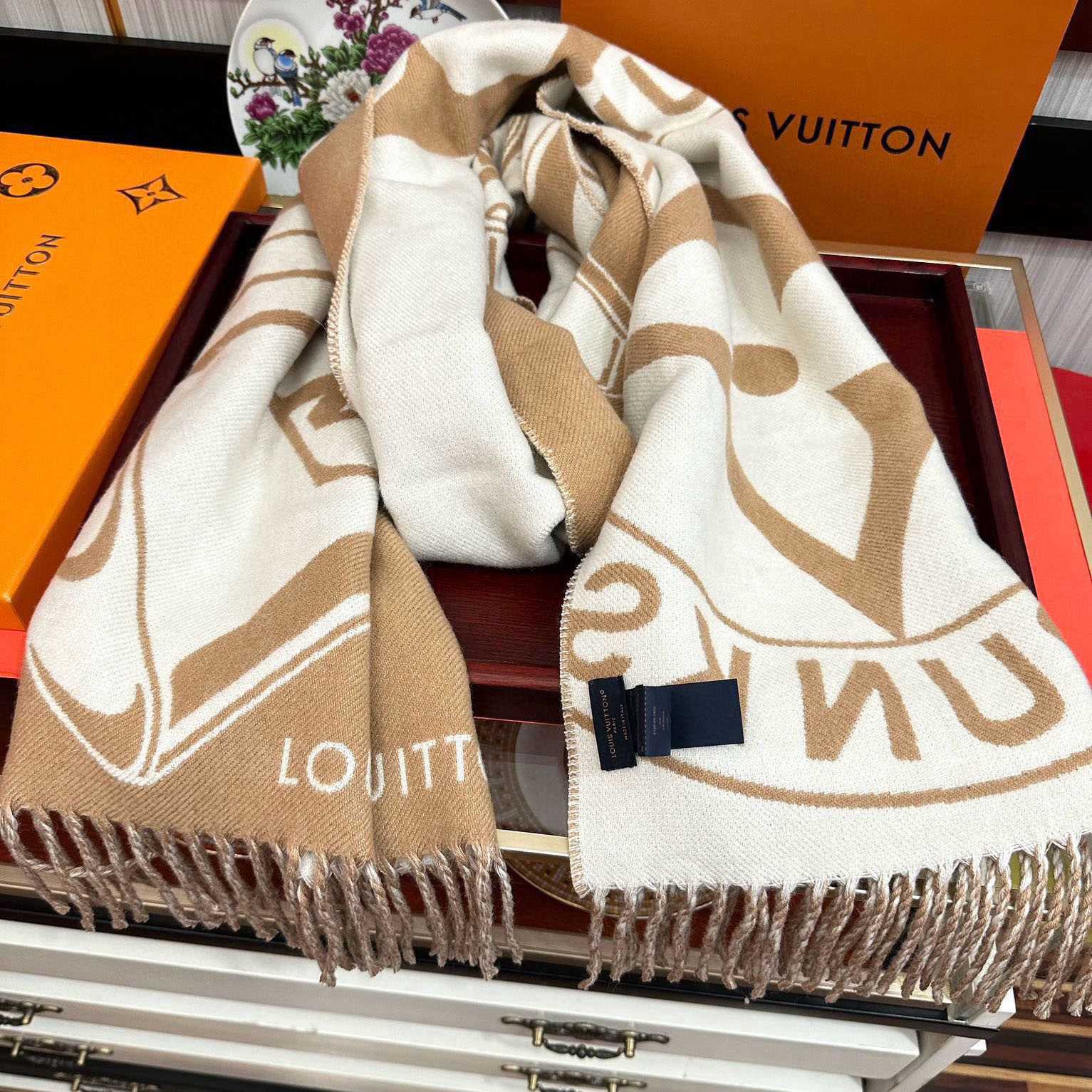 Louis Vuitton Lock And Keys Scarf  M90815 - DopestKickz