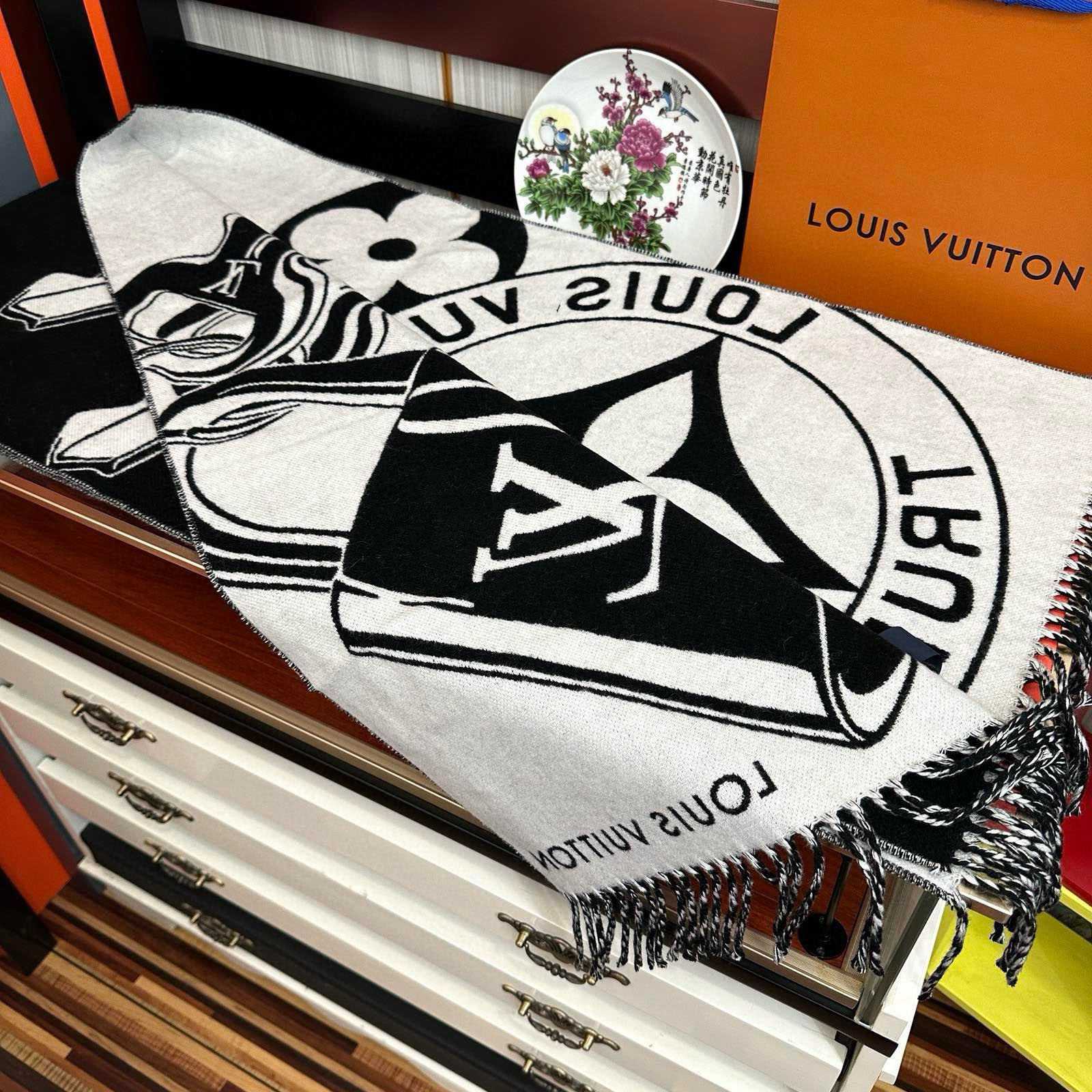 Louis Vuitton Lock And Keys Scarf  M92855 - DopestKickz