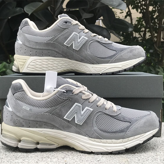 New Balance NB 2002R Sneakers      M2002RNM  - DopestKickz