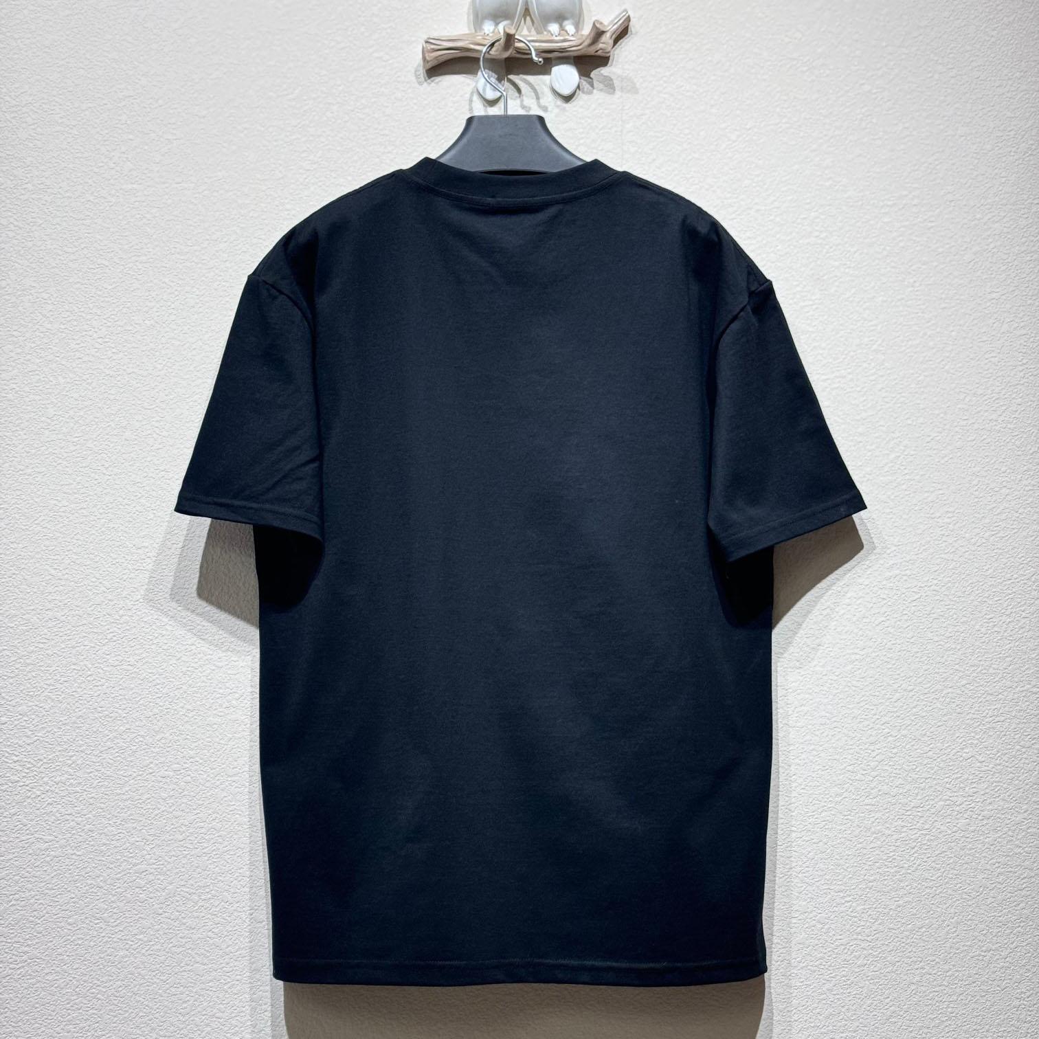 Fendi Short-Sleeved Crew Neck T-Shirt  - DopestKickz