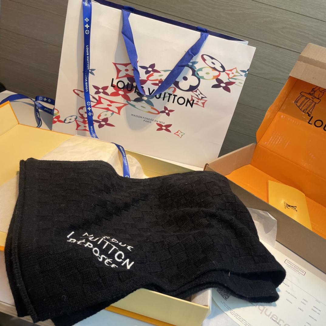 Louis Vuitton Damier Snug Scarf  M90841 - DopestKickz