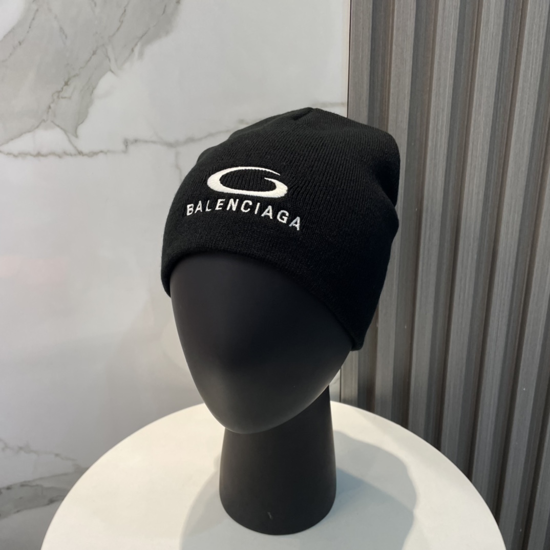 Balenciag Beanie  - DopestKickz