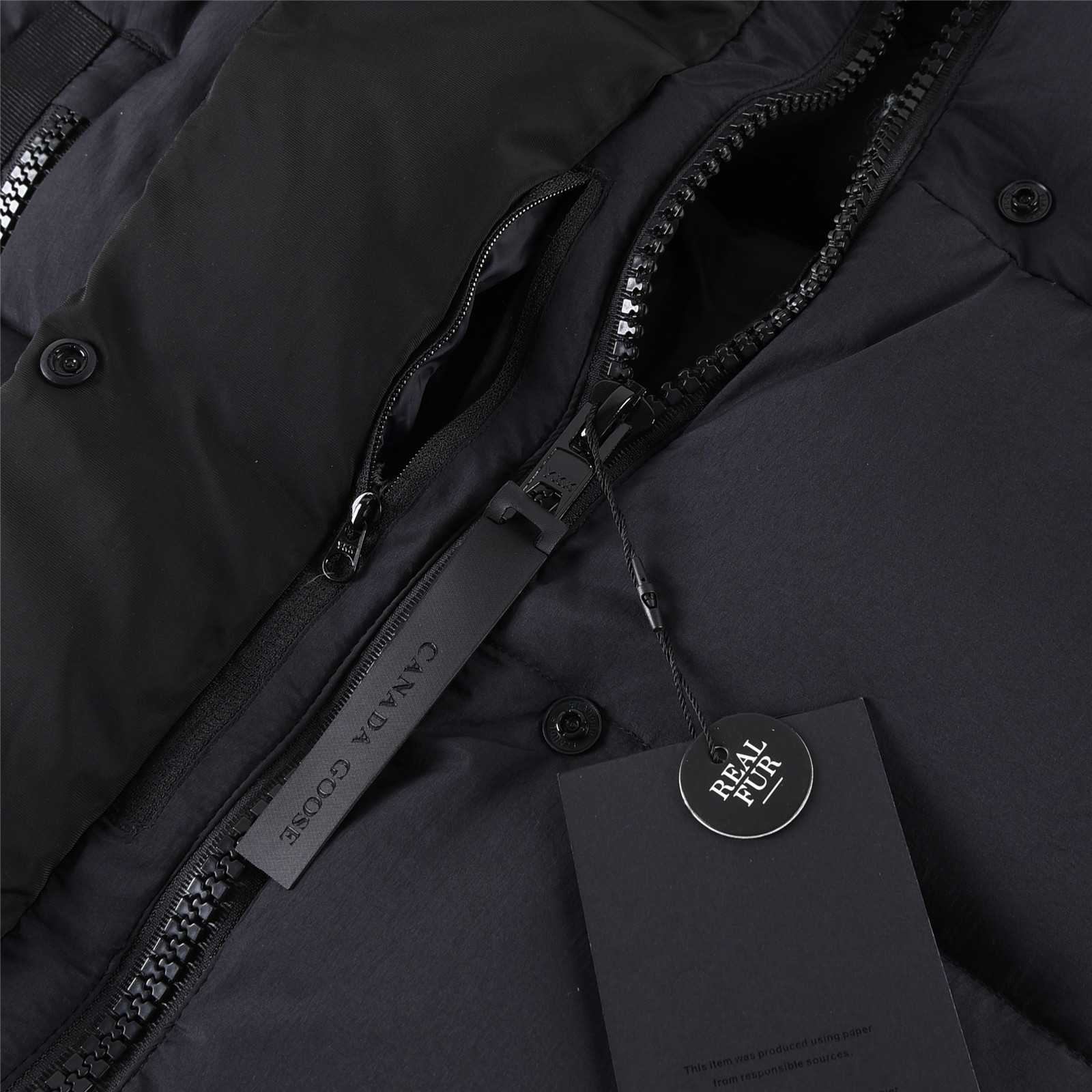 Canada Goose Hooded Down Parka - DopestKickz