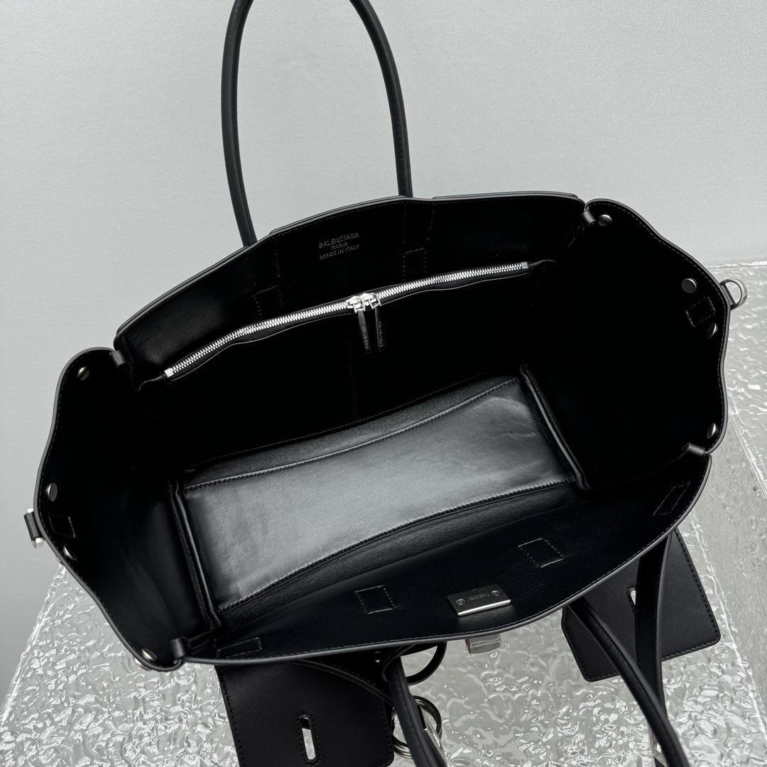 Balenciaga Bel Air Small Carry All Bag in black - DopestKickz