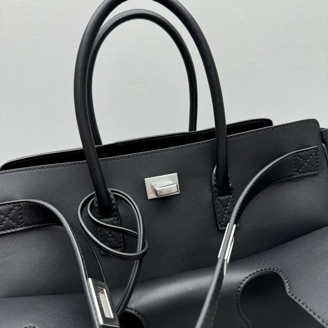 Balenciaga Bel Air Small Carry All Bag in black - DopestKickz