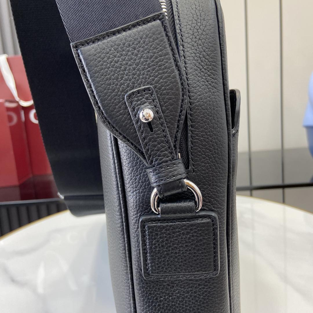 Gucci Medium Briefcase With Web - DopestKickz