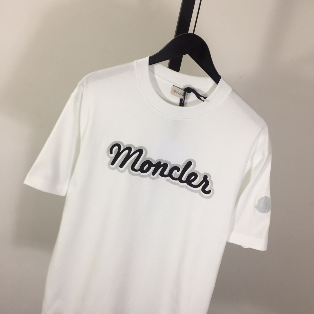 Moncler Logo T-Shirt - DopestKickz