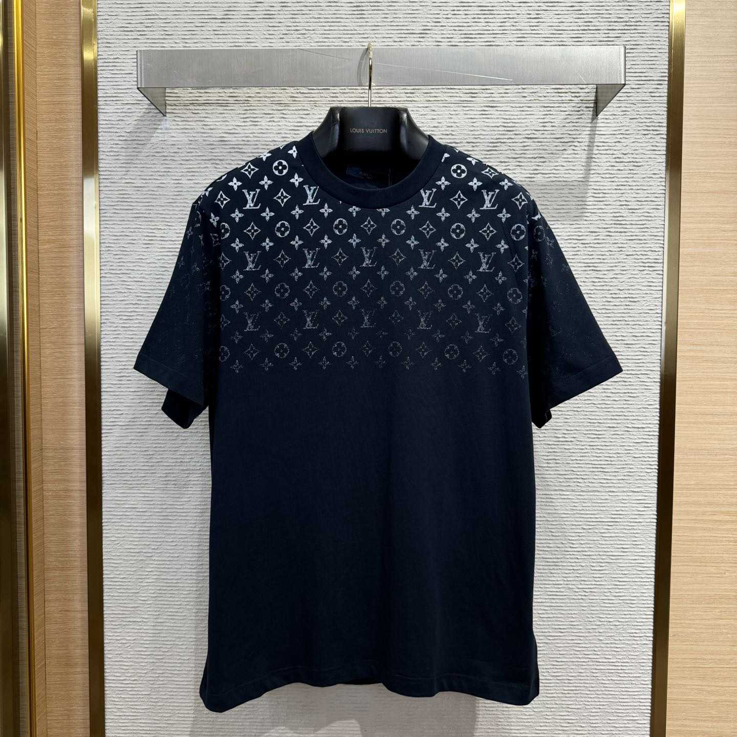 Louis Vuitton Monogram T-shirt - DopestKickz