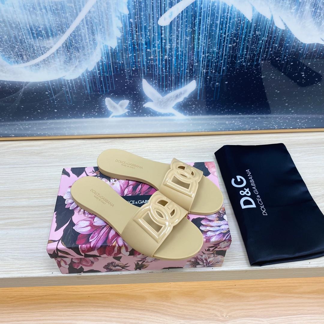 Dolce & Gabbana Women's Sandals - DopestKickz