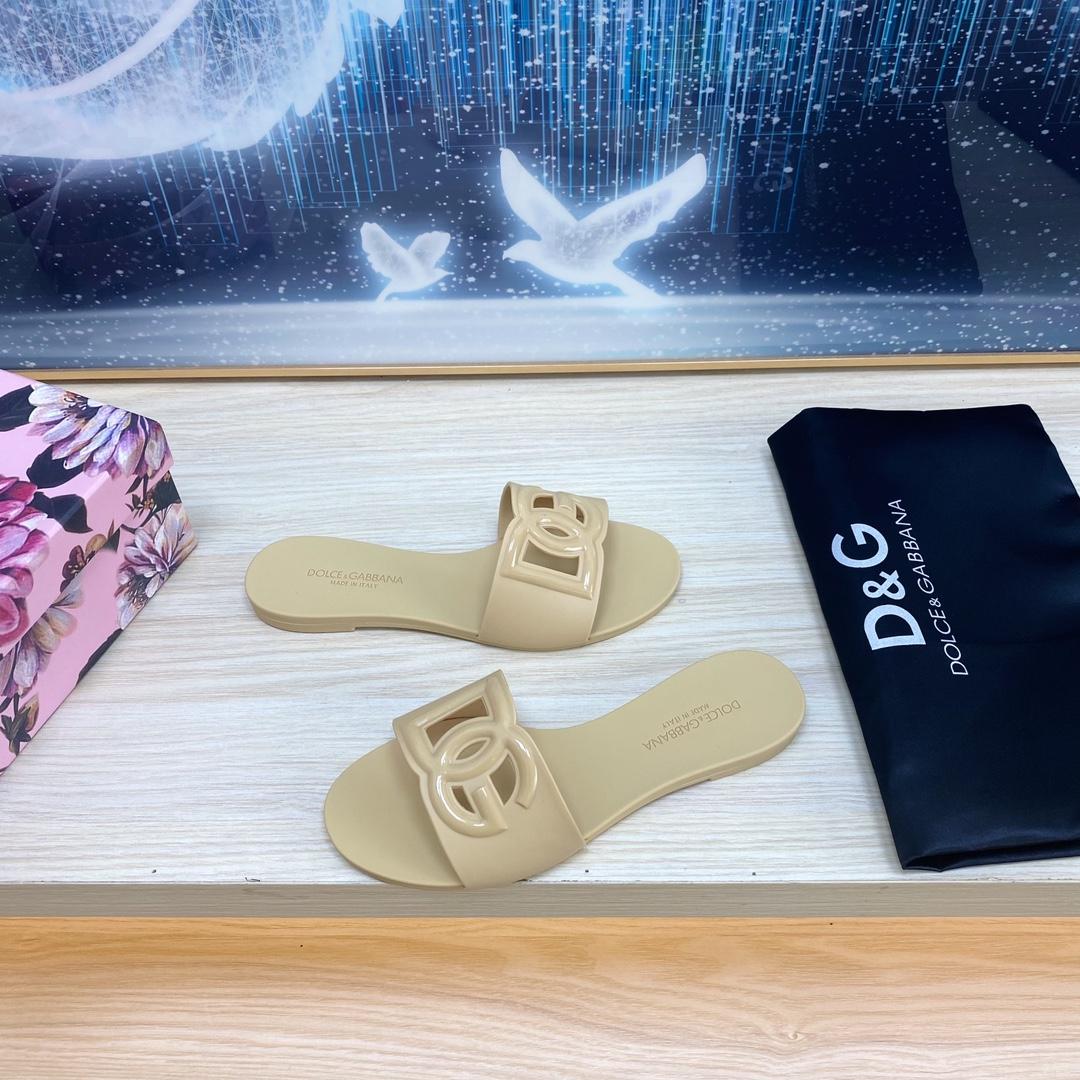 Dolce & Gabbana Women's Sandals - DopestKickz