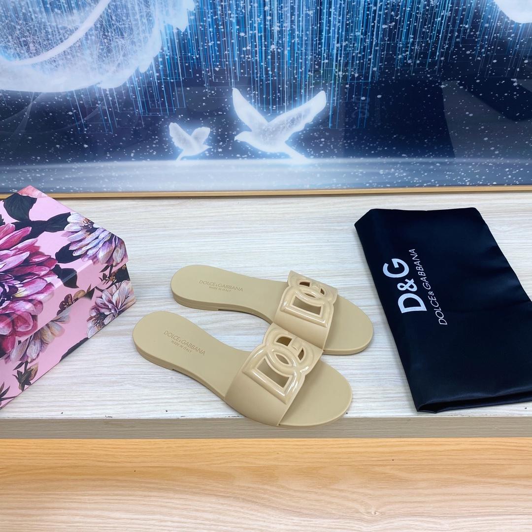 Dolce & Gabbana Women's Sandals - DopestKickz
