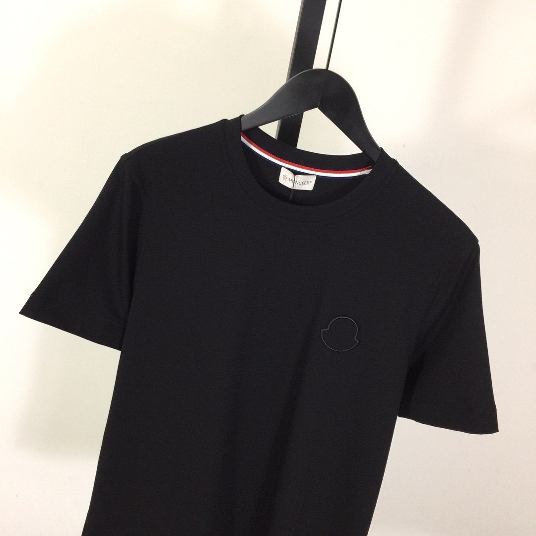 Moncler Logo T-Shirt - DopestKickz