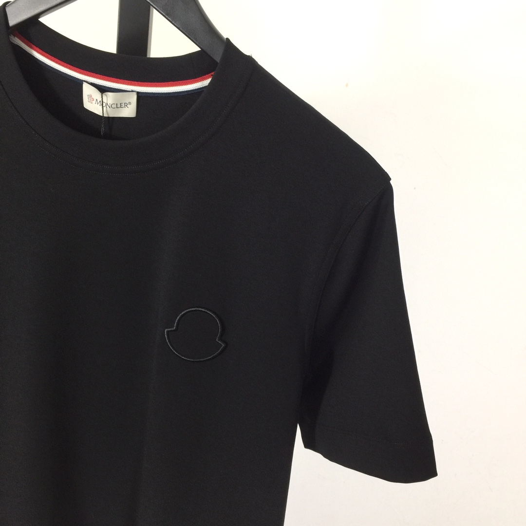 Moncler Logo T-Shirt - DopestKickz