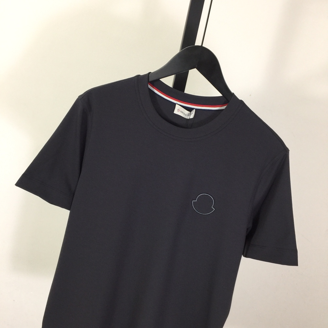 Moncler Logo T-Shirt - DopestKickz