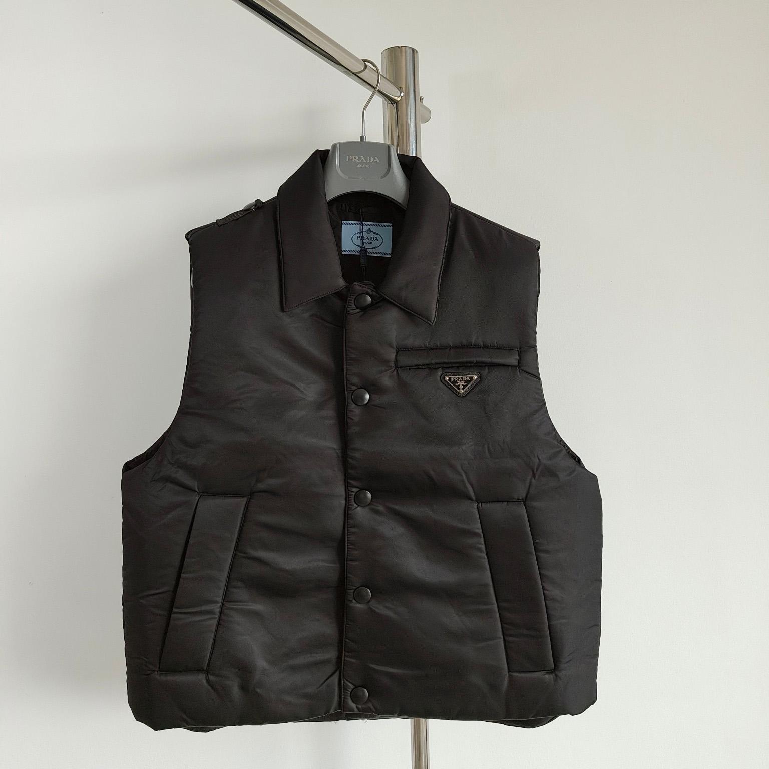 Prada Puffer Vest - DopestKickz