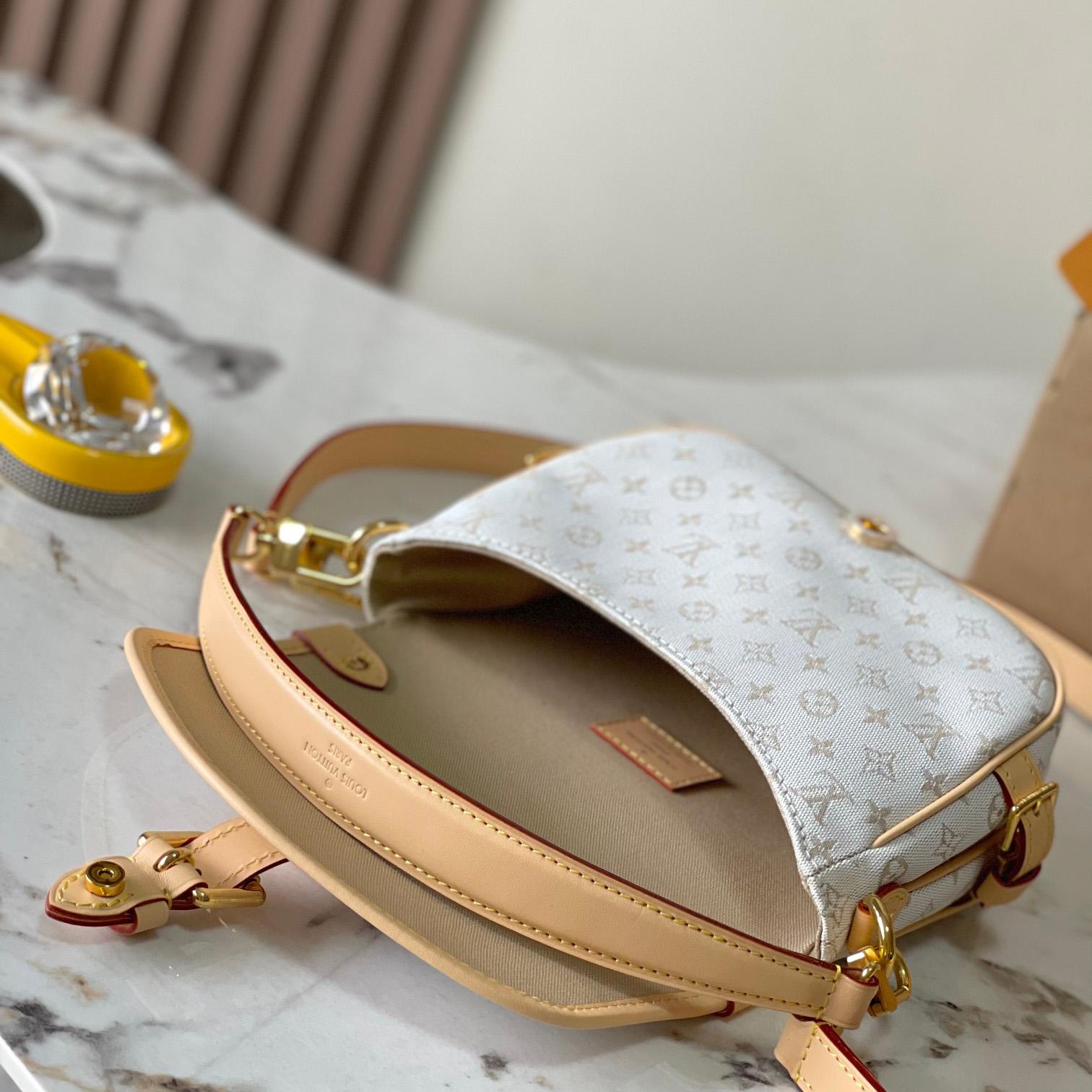 Louis Vuitton Saumur BB     M12327 - DopestKickz