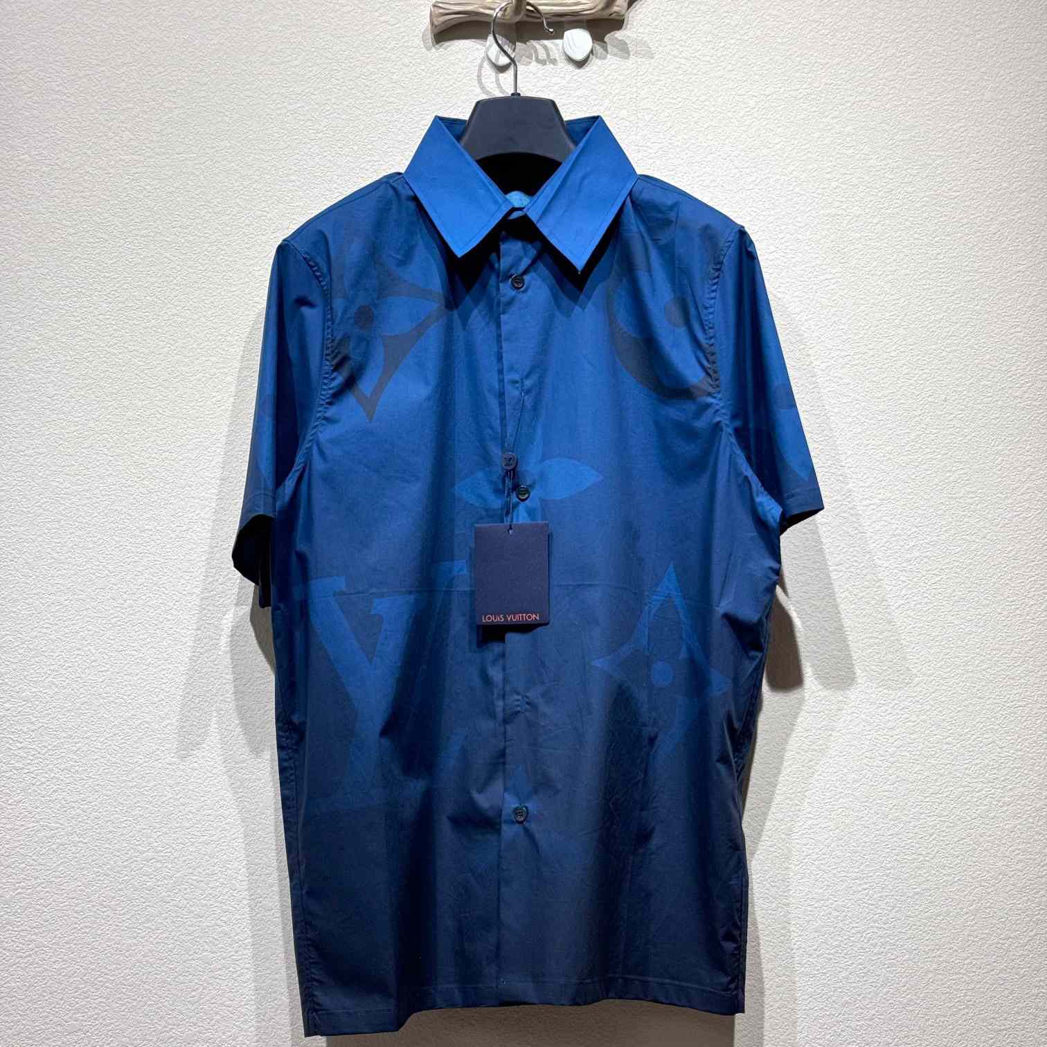 Louis Vuitton Monogram Printed Short-Sleeved Shirt   1AFXUJ - DopestKickz