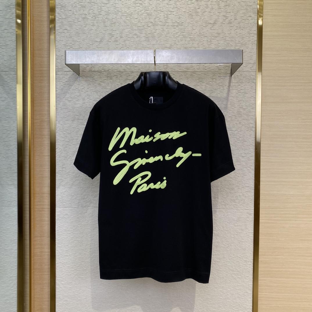 Givenchy Maison GIVENCHY T-shirt In Cotton - DopestKickz