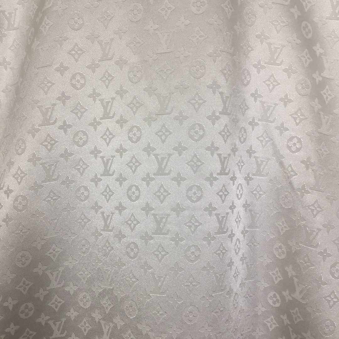 Louis Vuitton Monogram Long-Sleeved Silk Shirt   1AFJUE - DopestKickz