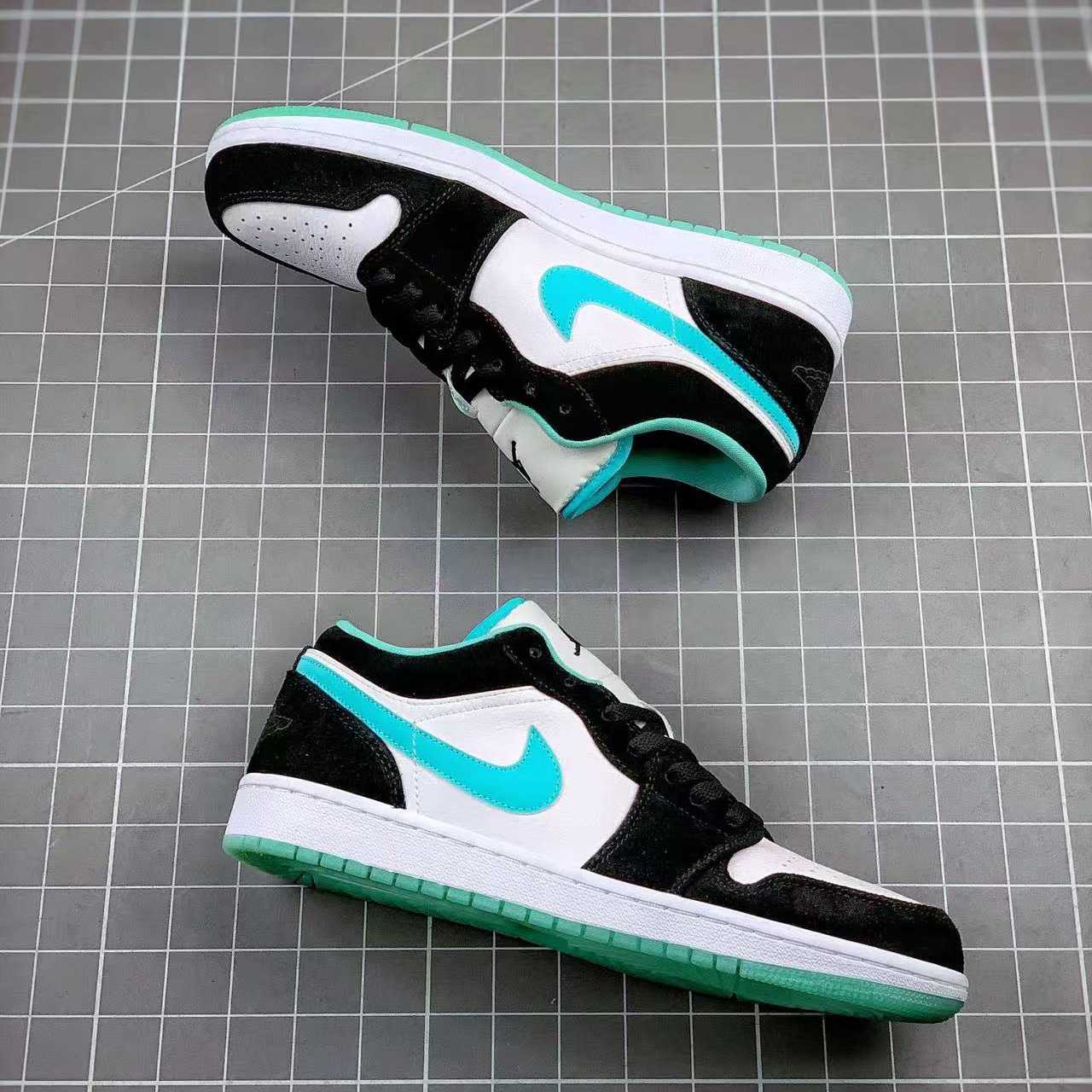 Air Jordan 1 Low Sneaker   CQ9828-131 - DopestKickz