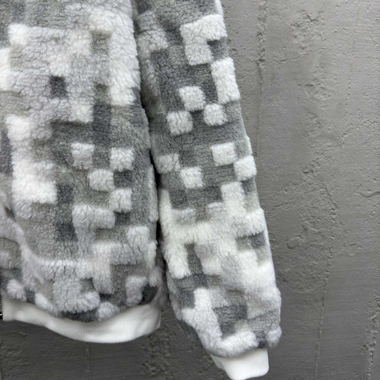 Louis Vuitton Fleece Blouson   1AGK16 - DopestKickz