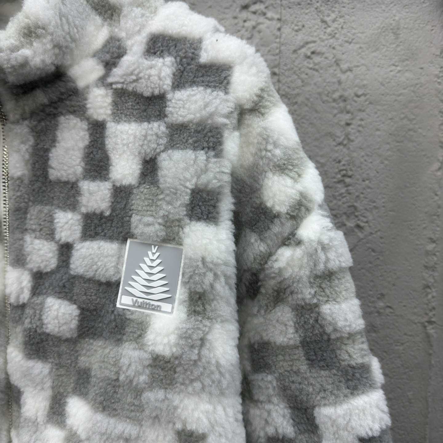 Louis Vuitton Fleece Blouson   1AGK16 - DopestKickz