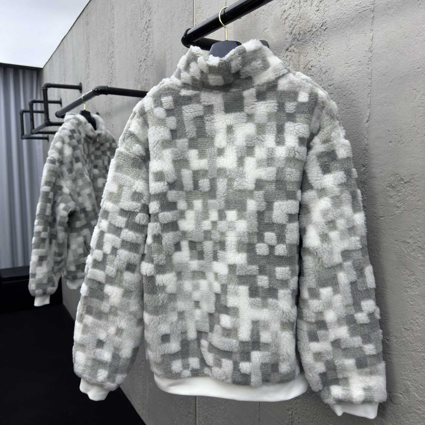 Louis Vuitton Fleece Blouson   1AGK16 - DopestKickz