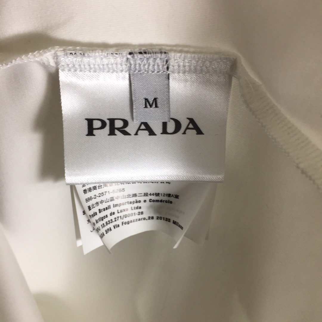 Prada Logo T-Shirt - DopestKickz