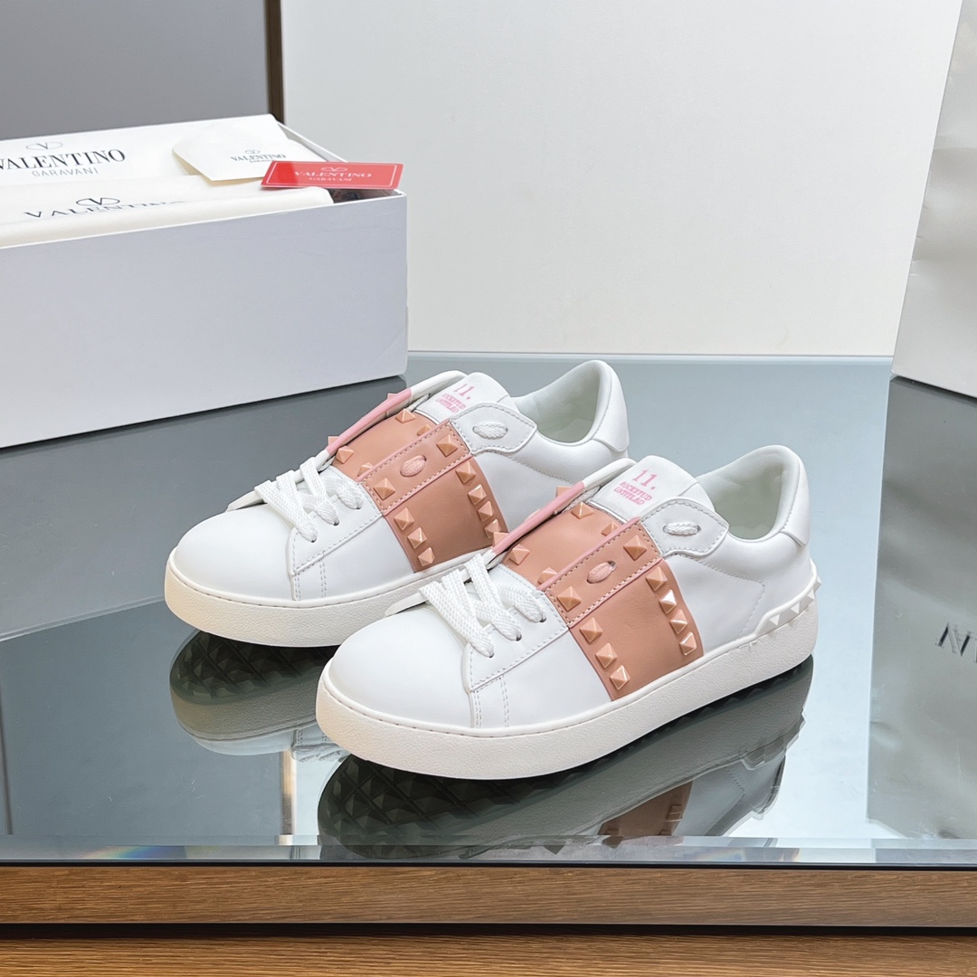 Valenti Rockstud Untitled Sneakers - DopestKickz
