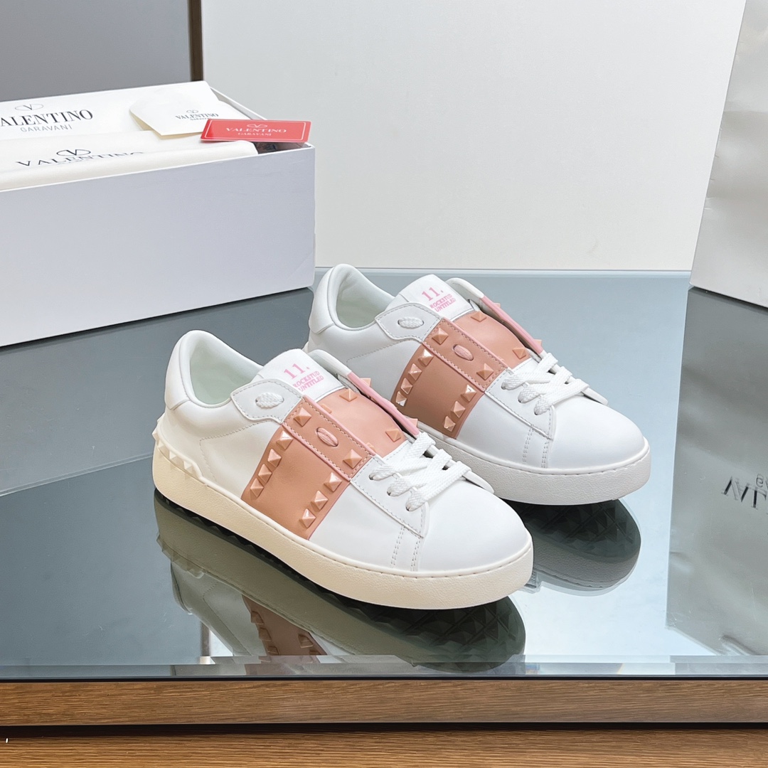 Valenti Rockstud Untitled Sneakers - DopestKickz