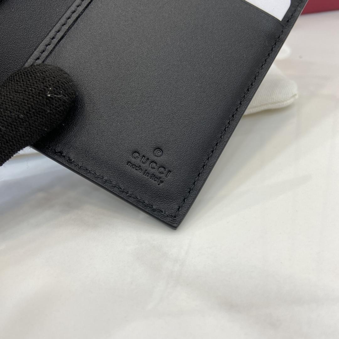 Gucci GG Emblem Bi-fold Card Case  - DopestKickz