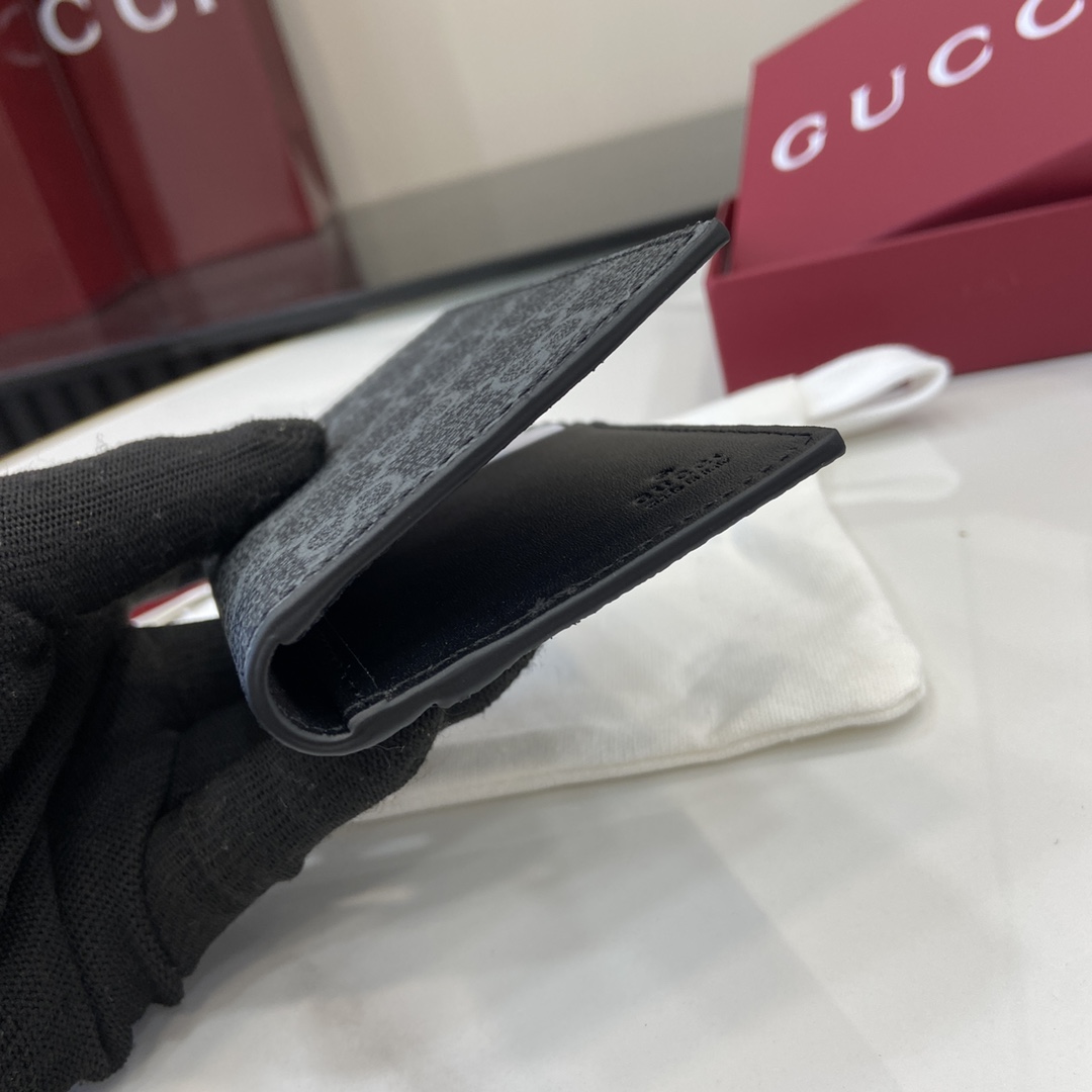 Gucci GG Emblem Bi-fold Card Case  - DopestKickz