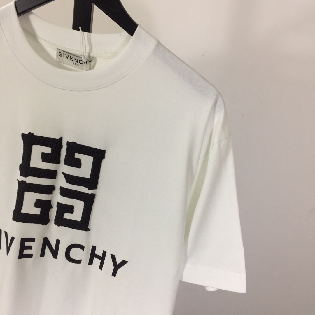 Givenchy Short-sleeved T-shirt In Cotton - DopestKickz