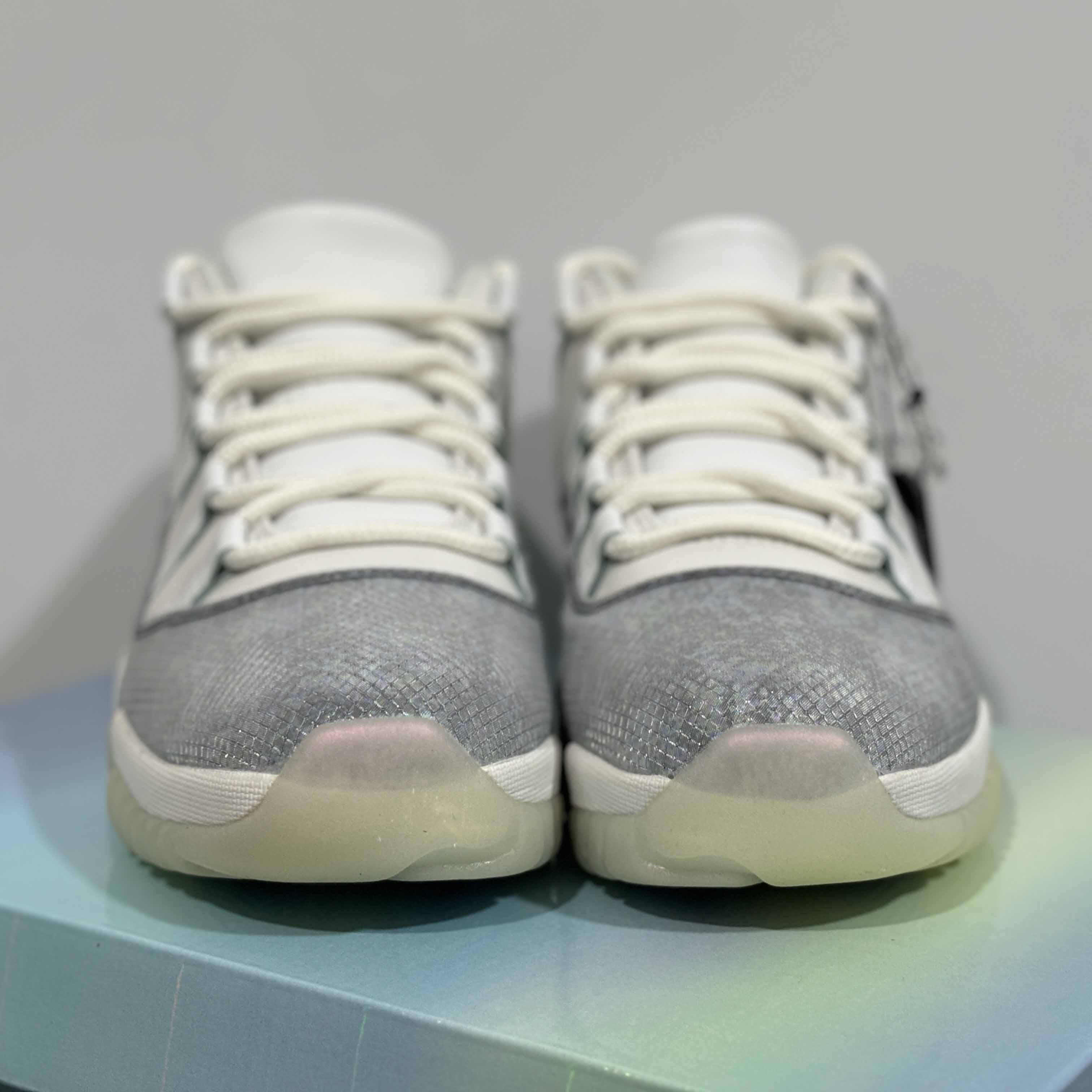 Air Jordan 11 Low Sneaker   HQ7000-001 - DopestKickz